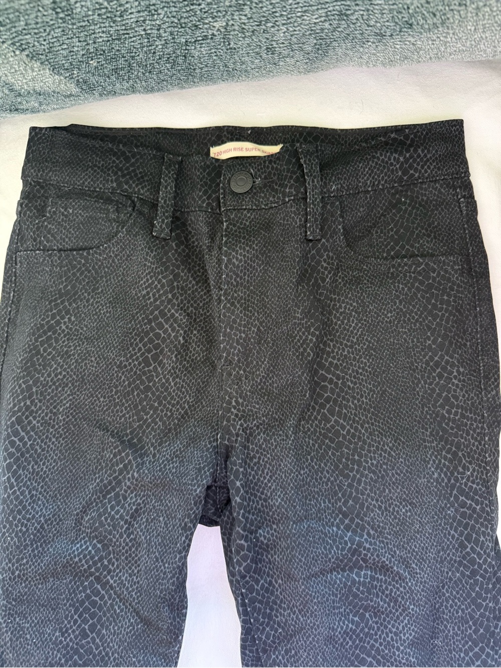 Levi's Black Snake-Print Skinny Jeans